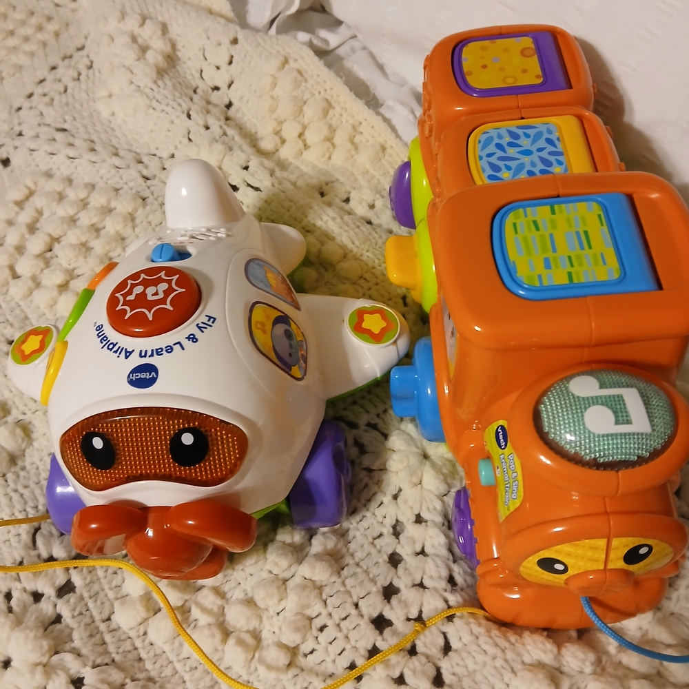Vtech Fly & Learn Airplane and Train Set - White and Orange